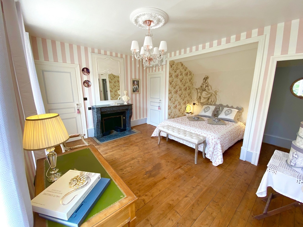Romantic Double Room, Ensuite, Park View