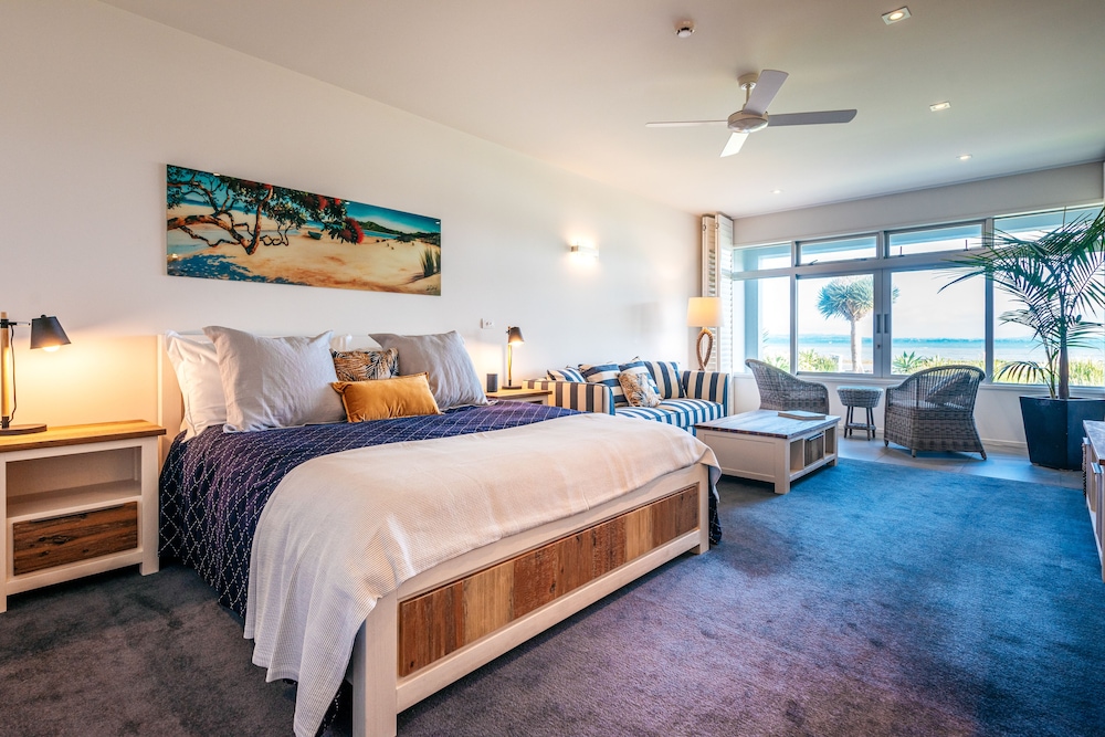 Luxury Studio Suite, 1 King Bed, Sea View photo 1