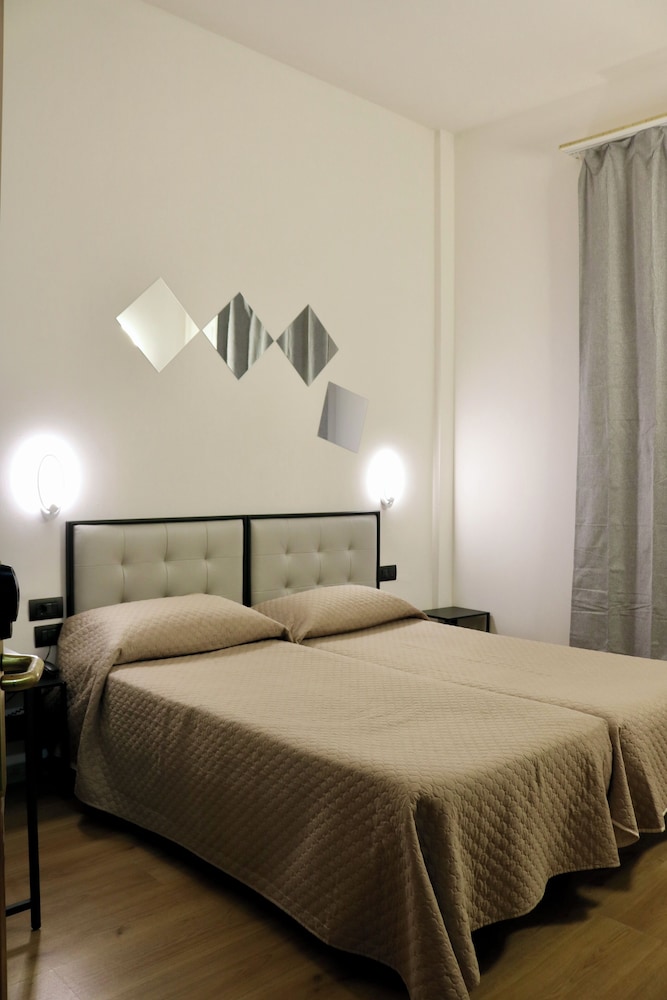 Double or Twin Room - Photo 1