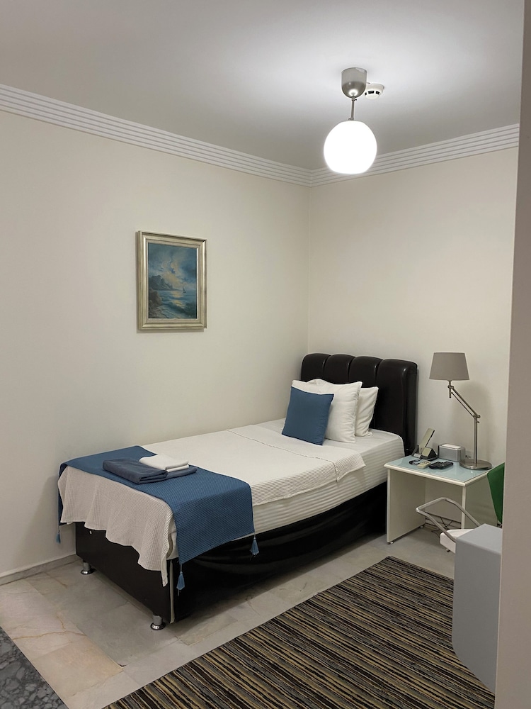 Comfort Room, 2 Bedrooms photo 3