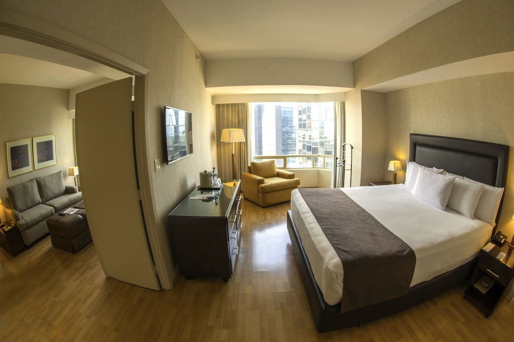 Suite, 1 King Bed, Non Smoking (VIP Floor) - Photo 8