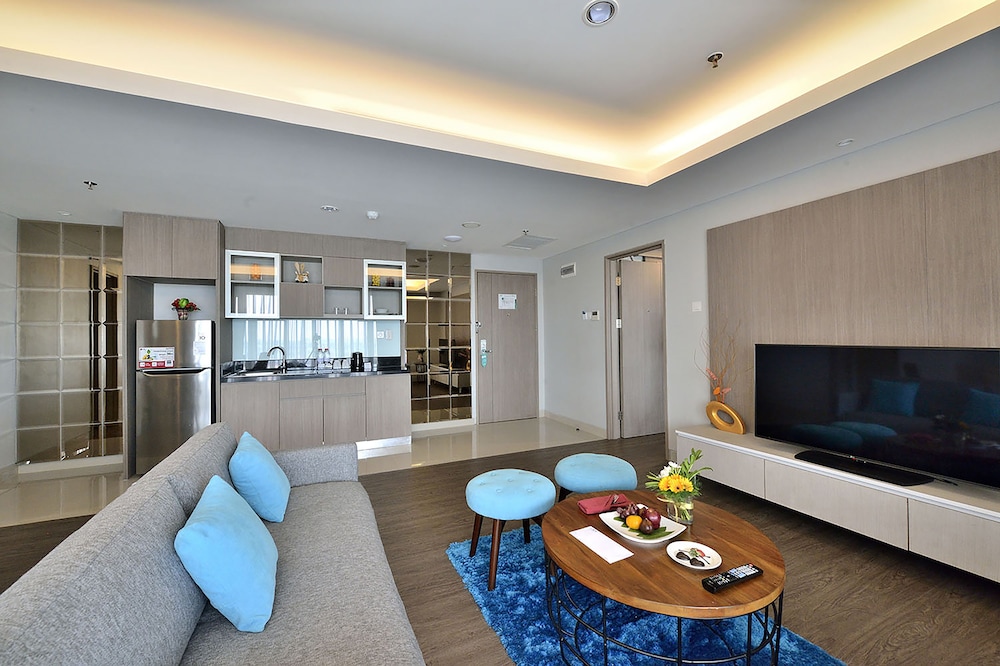 Penthouse photo 3