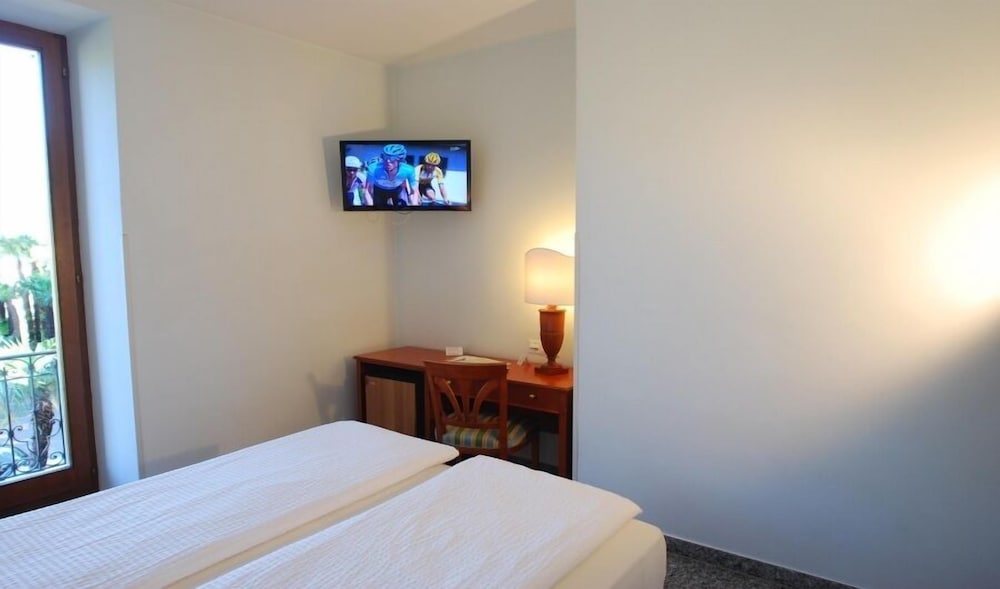 Comfort Double Room, Private Bathroom photo 3