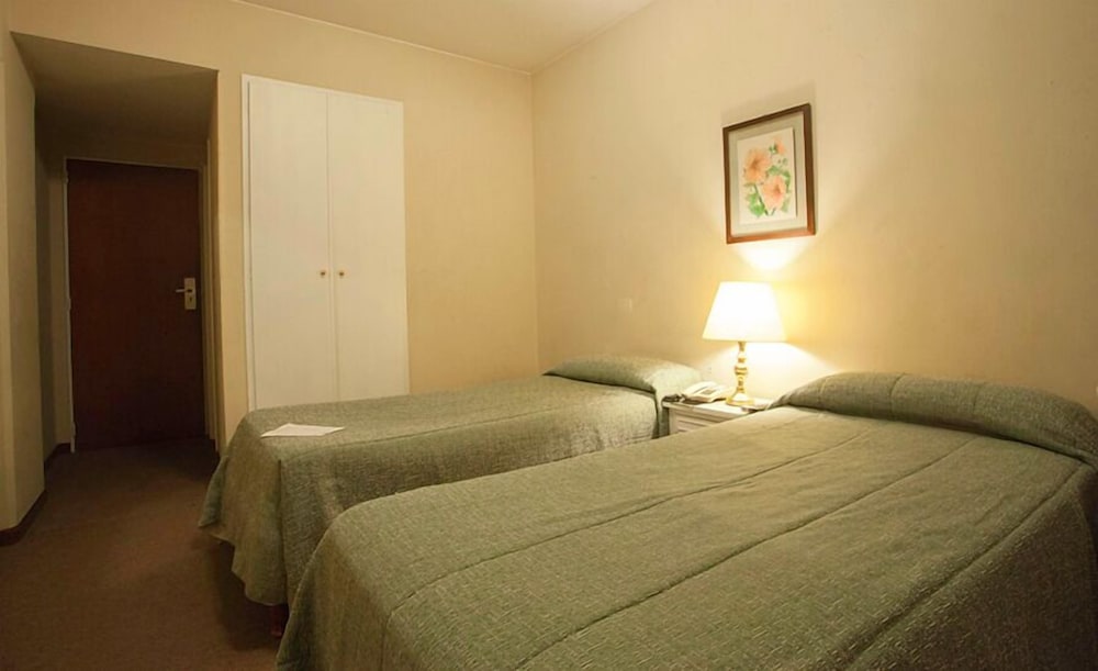Standard Twin Room, 2 Twin Beds photo 2