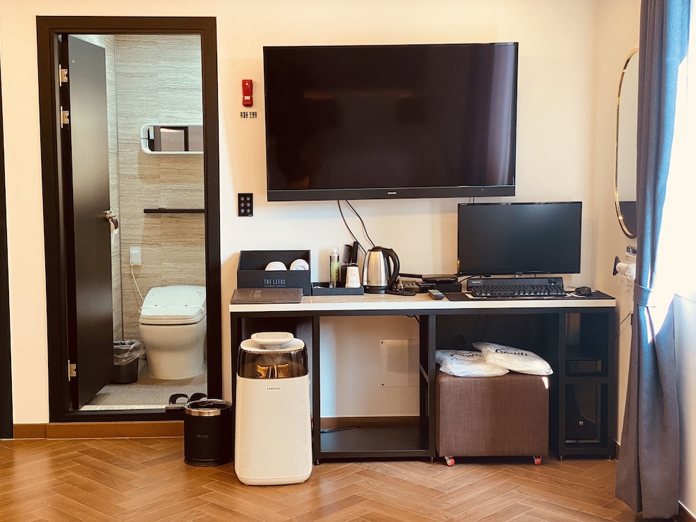 Suite - Photo 2