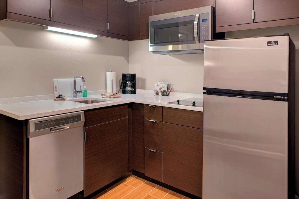Suite, 2 Bedrooms (Mobility Accessible, Tub)