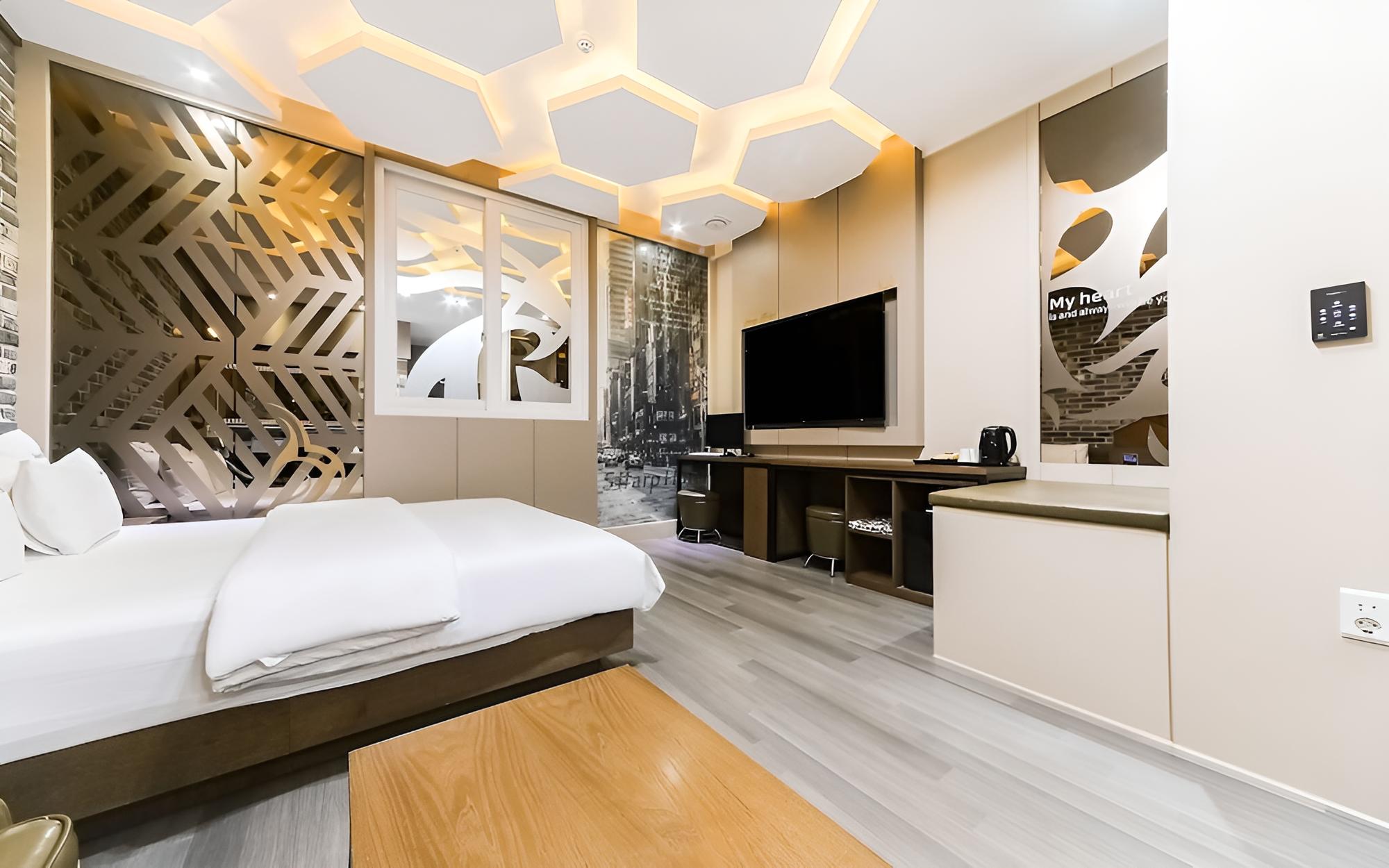 Room (Deluxe 1 room 1 parking/Luxury beddin) - Photo 4