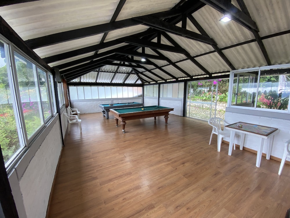 Family Cottage, Multiple Bedrooms, Private Pool, Mountain View photo 2