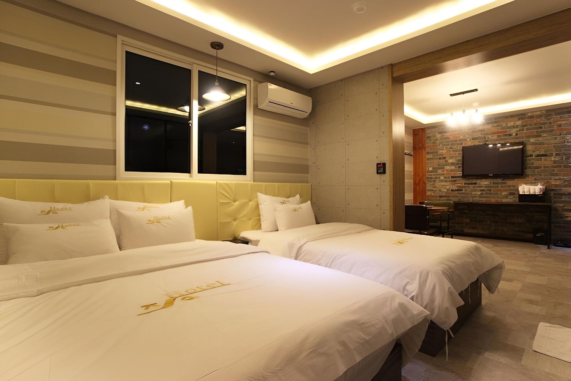 Room (Suite (Twin Spa)) - Photo 6