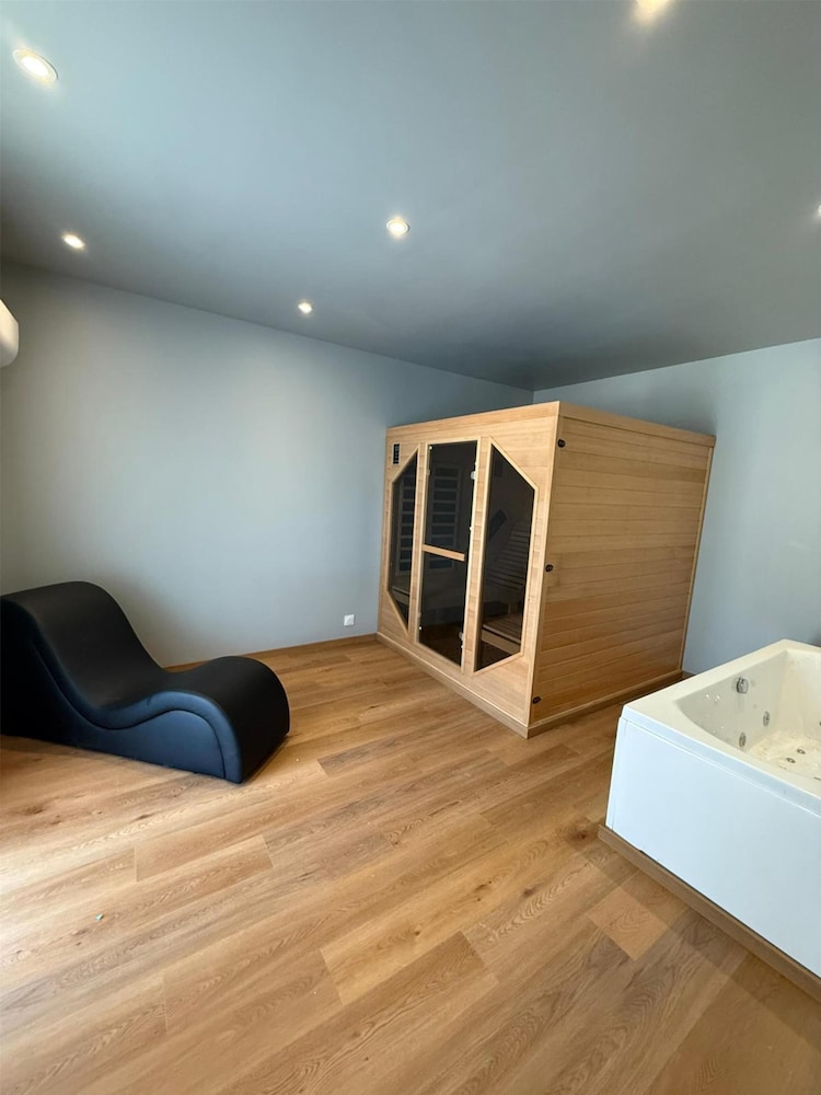 Deluxe Suite, 1 King Bed