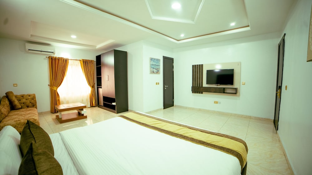Deluxe Room - Photo 6