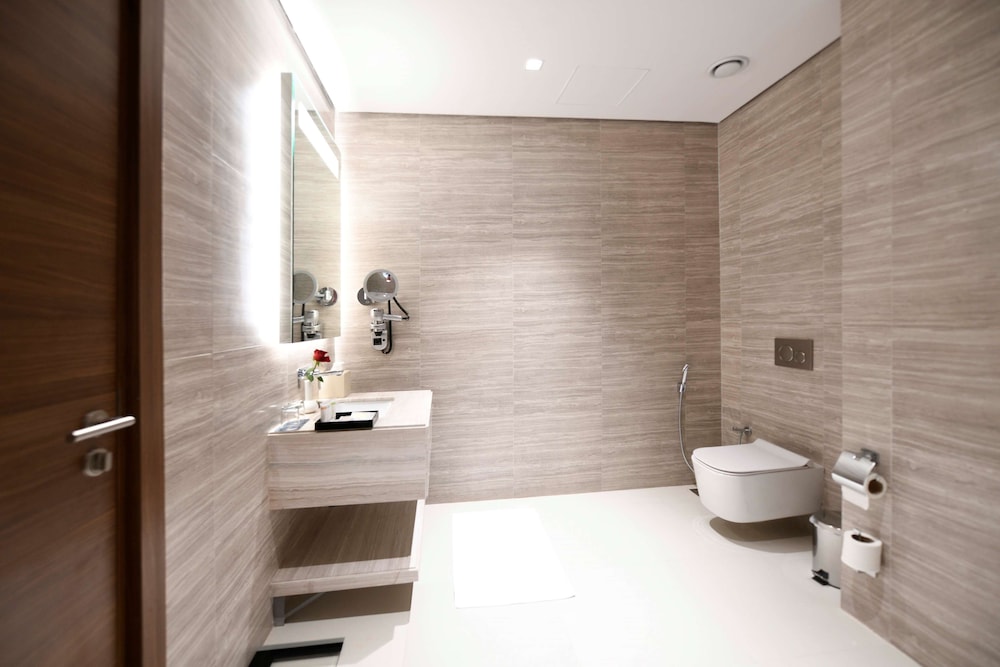 Executive Suite, 1 King Bed - Photo 7