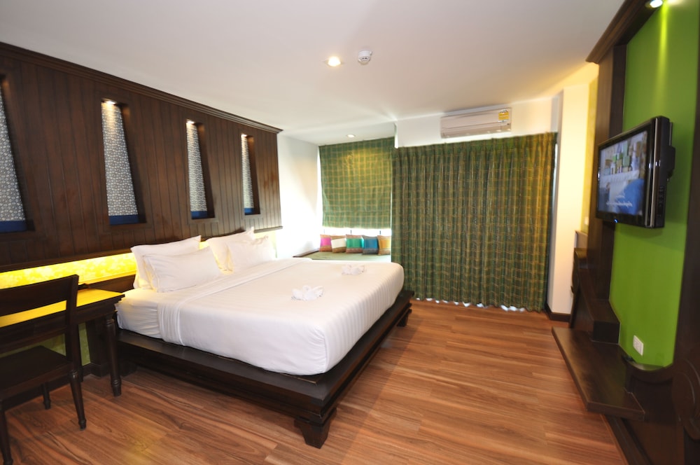 Basic Double Room, 1 Double Bed, Ensuite photo 3