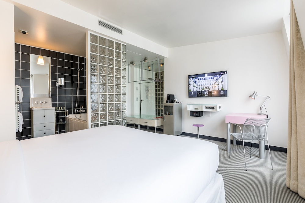 Standard Double or Twin Room photo 1