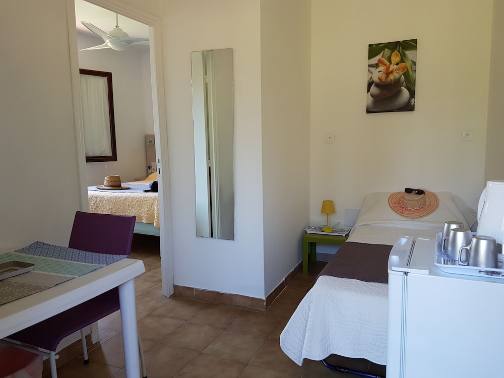 Quadruple Room, Garden View - Photo 8
