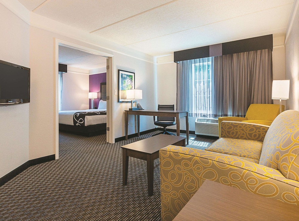 Deluxe Suite, 1 Bedroom, Non Smoking - Photo 3