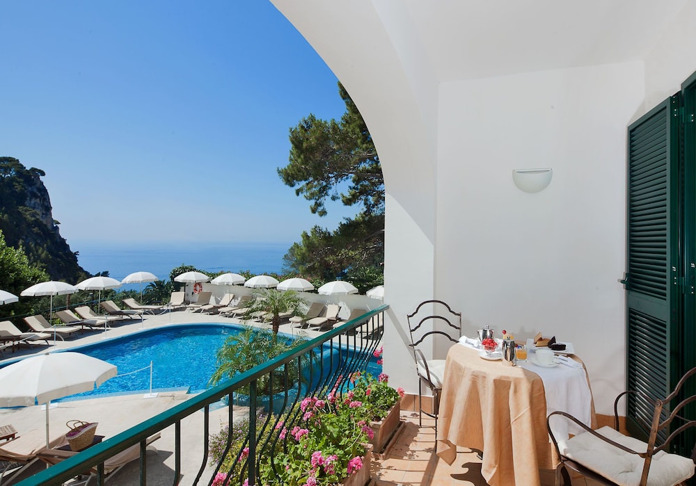 Deluxe Room, Patio, Sea View