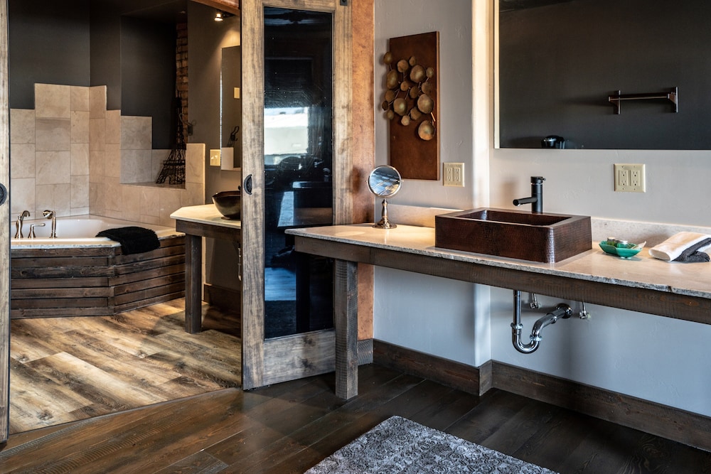 Copper Suite photo 3