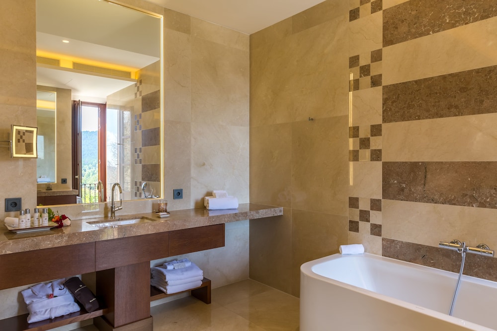 Tower Suite Tower Suite