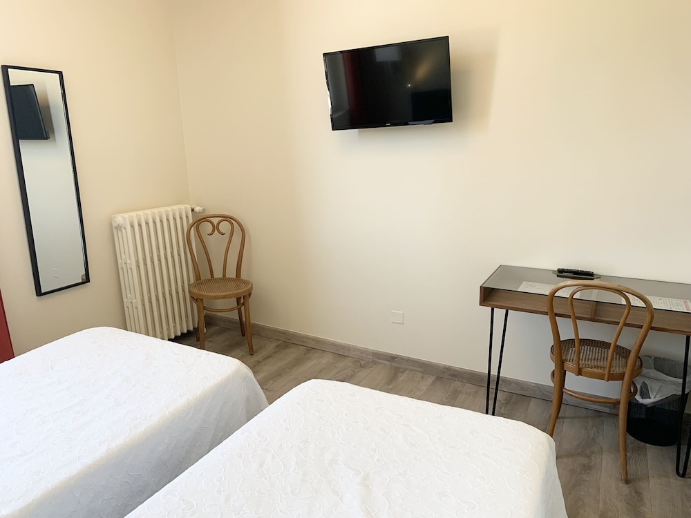 Superior Double Or Twin Room photo 2