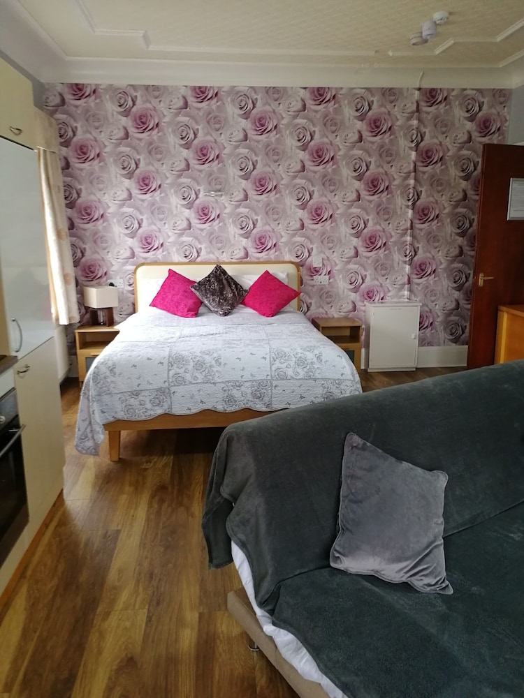 Studio, Ensuite, Sea View (Studio 6  First Floor)
