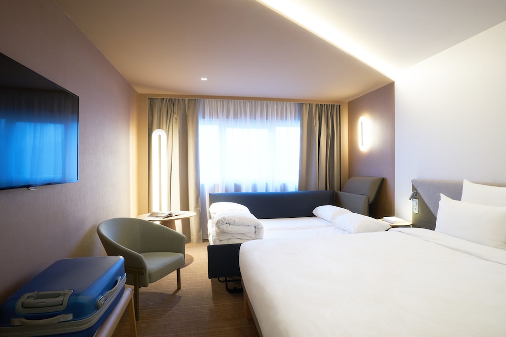 Executive Room, 1 Queen Bed with Sofa bed (Executive) photo 2