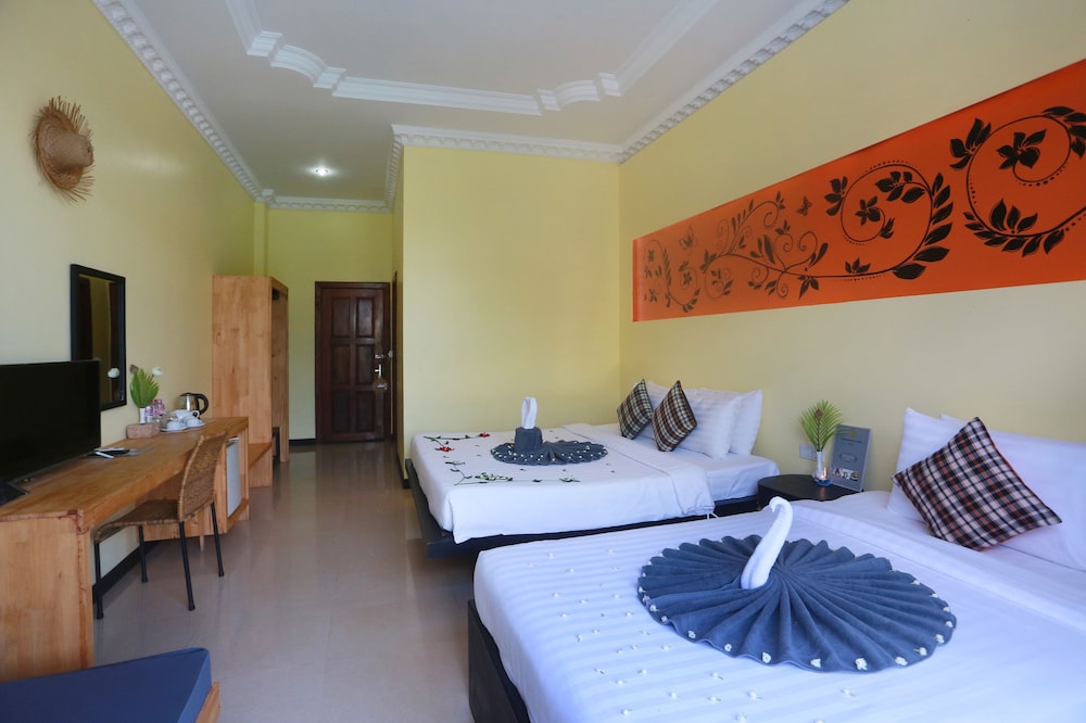 Family Room with Balcony photo 1