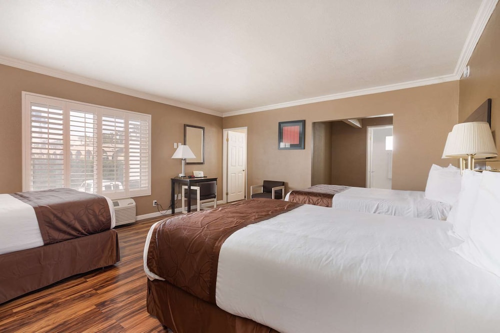 Family Suite, 2 Bedrooms, Non Smoking - Photo 1