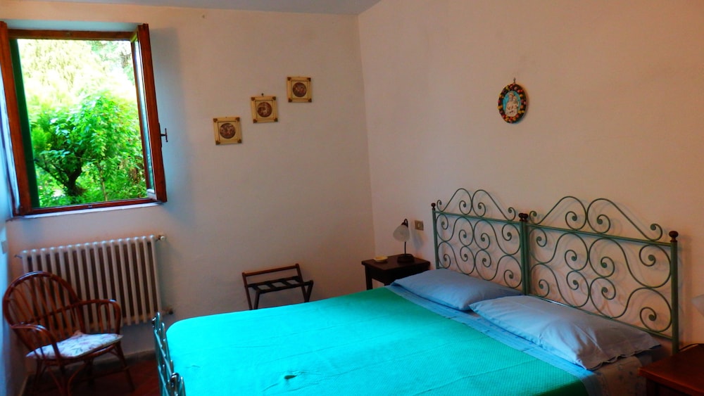Traditional Apartment photo 2