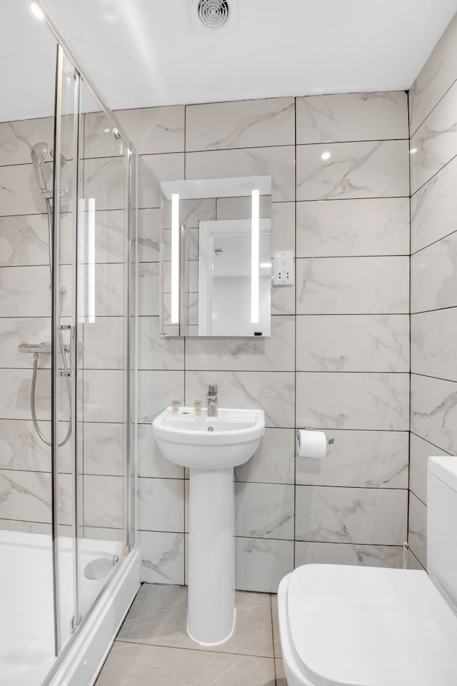 Double Room, Ensuite (No Window) photo 3