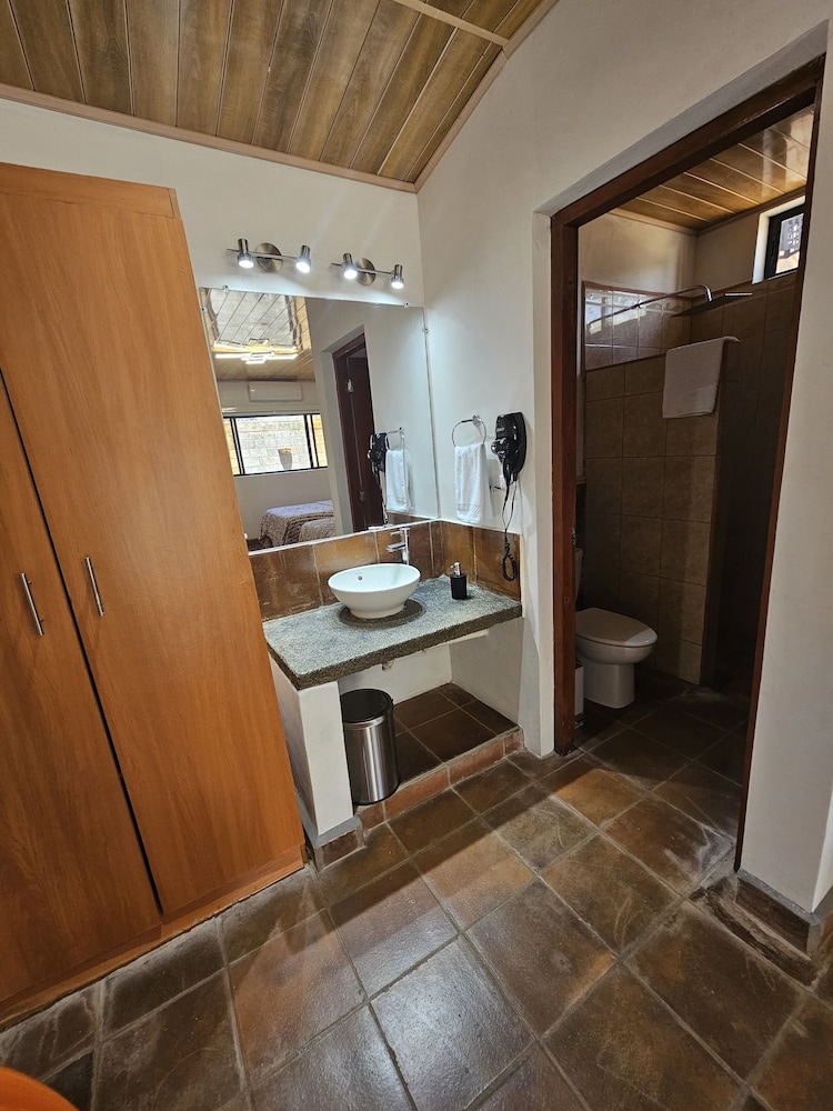 Family Quadruple Room, 1 Bedroom, Air conditioning, Garden View photo 3