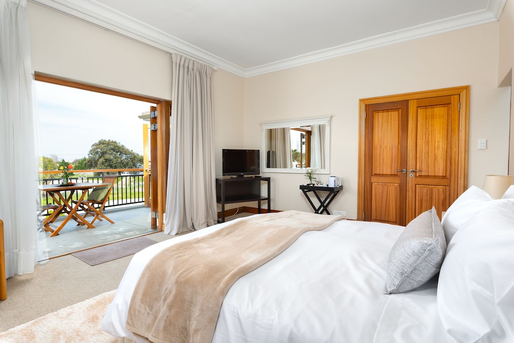 Deluxe Double Room, Pool View, Poolside