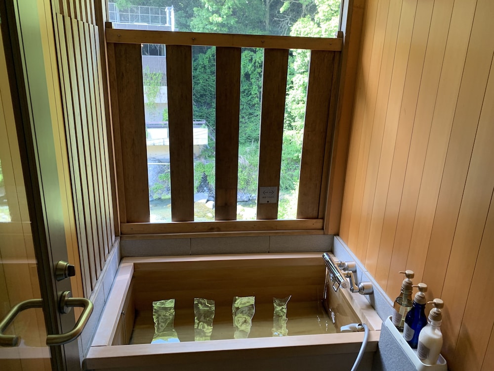 Japanese Western Style Room with partially open-aired bath thumbnail 6