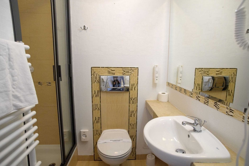 Standard Double or Twin Room photo 2