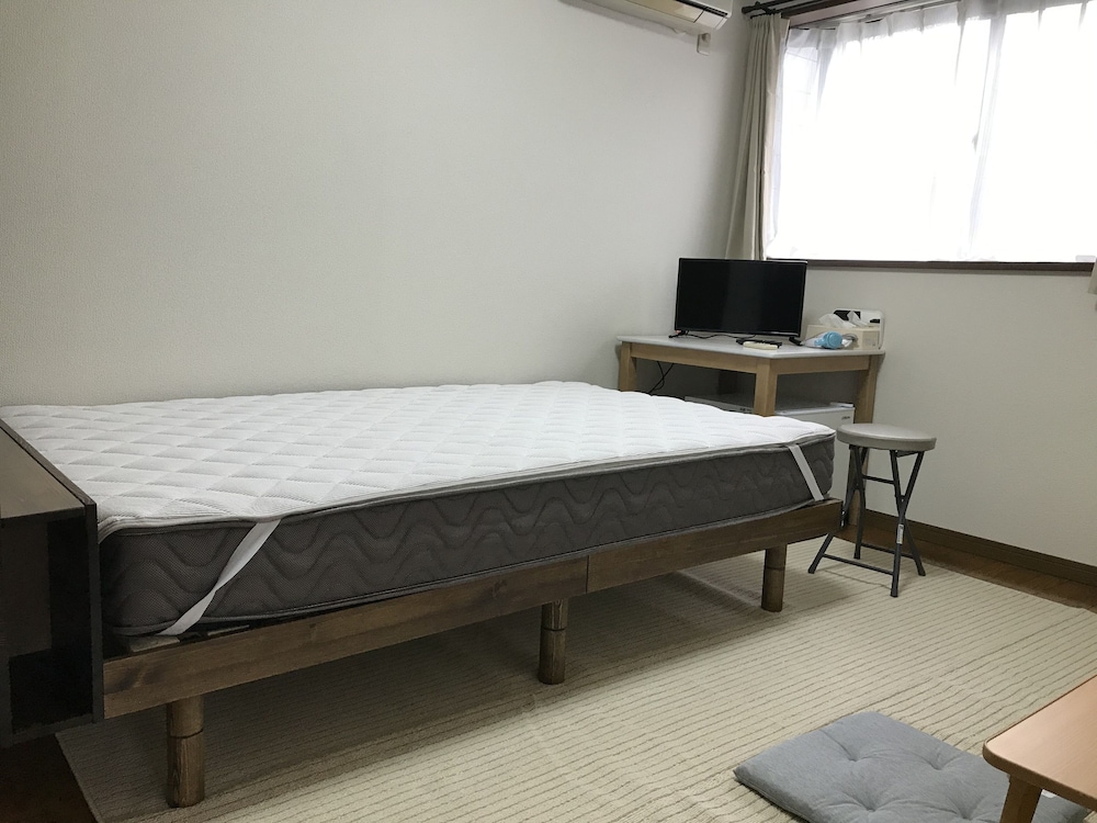 Double Room, Non Smoking, Shared Bathroom (B) photo 3
