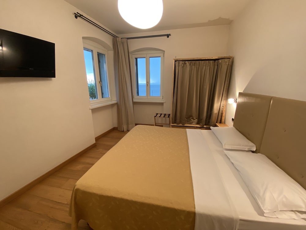 Comfort Double Room, Lake View
