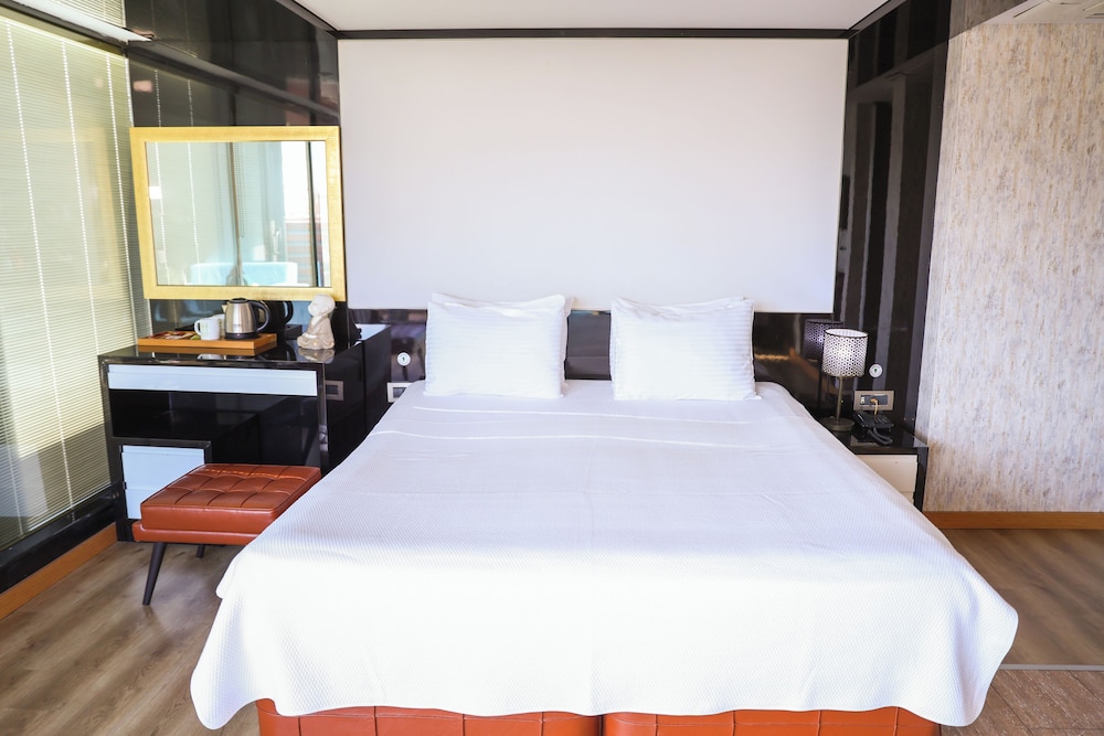 Room with Jacuzzi photo 2