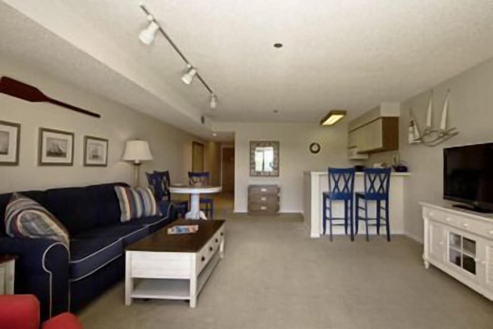 Condo (360)