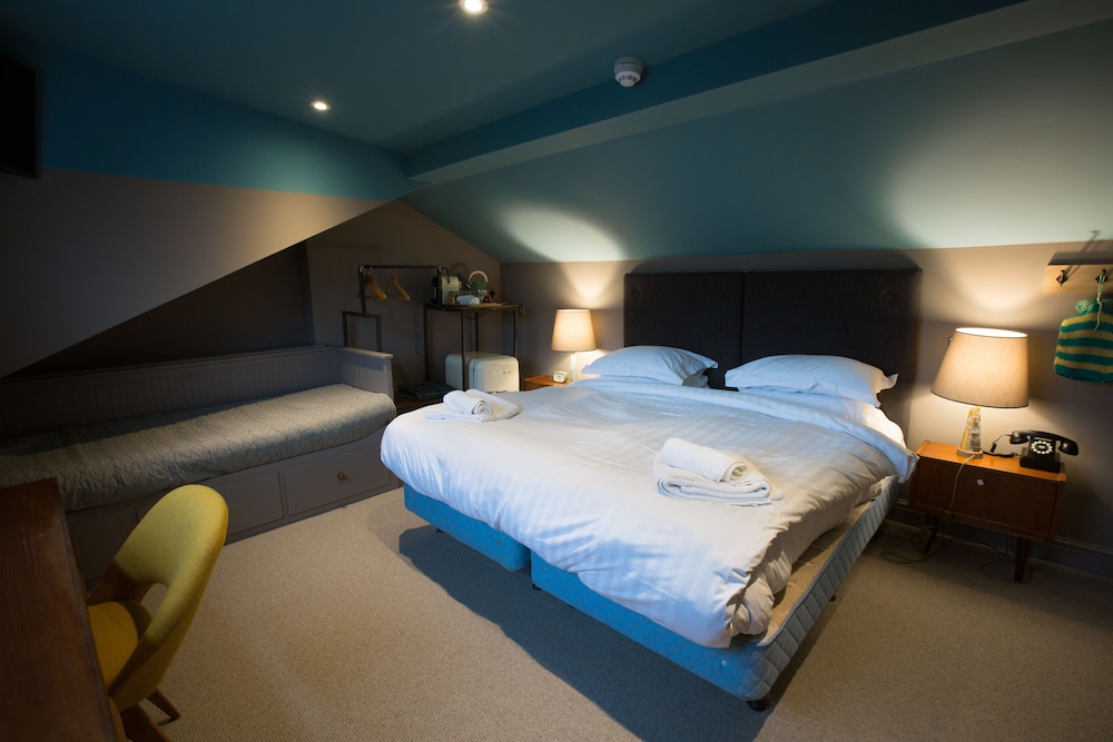Standard Double or Twin Room photo 2