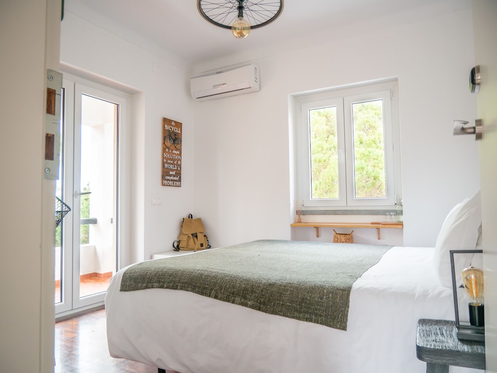 Basic Double or Twin Room, 1 Bedroom, Balcony, Corner