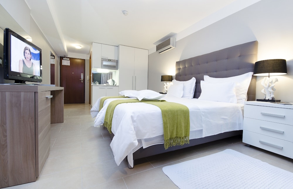 Double Room with Balcony - Photo 1