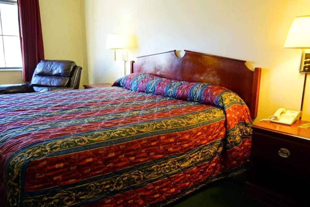 Standard Room, 1 King Bed, Non Smoking