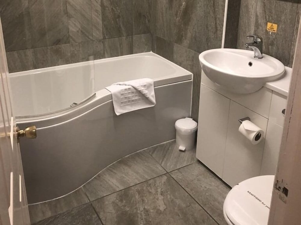Suite, Private Bathroom photo 3