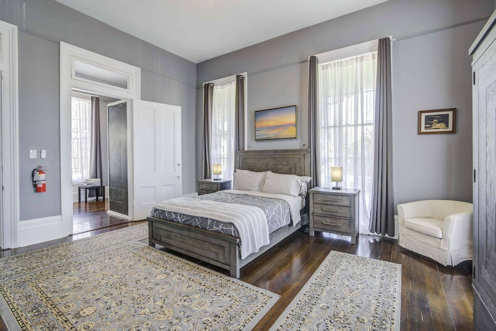 The Grey Suite - Photo 8