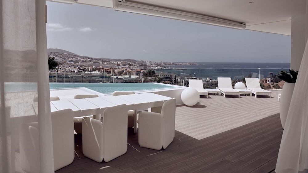 Suite, 3 Bedrooms, Private Pool, Sea View (Infinity Harmony)