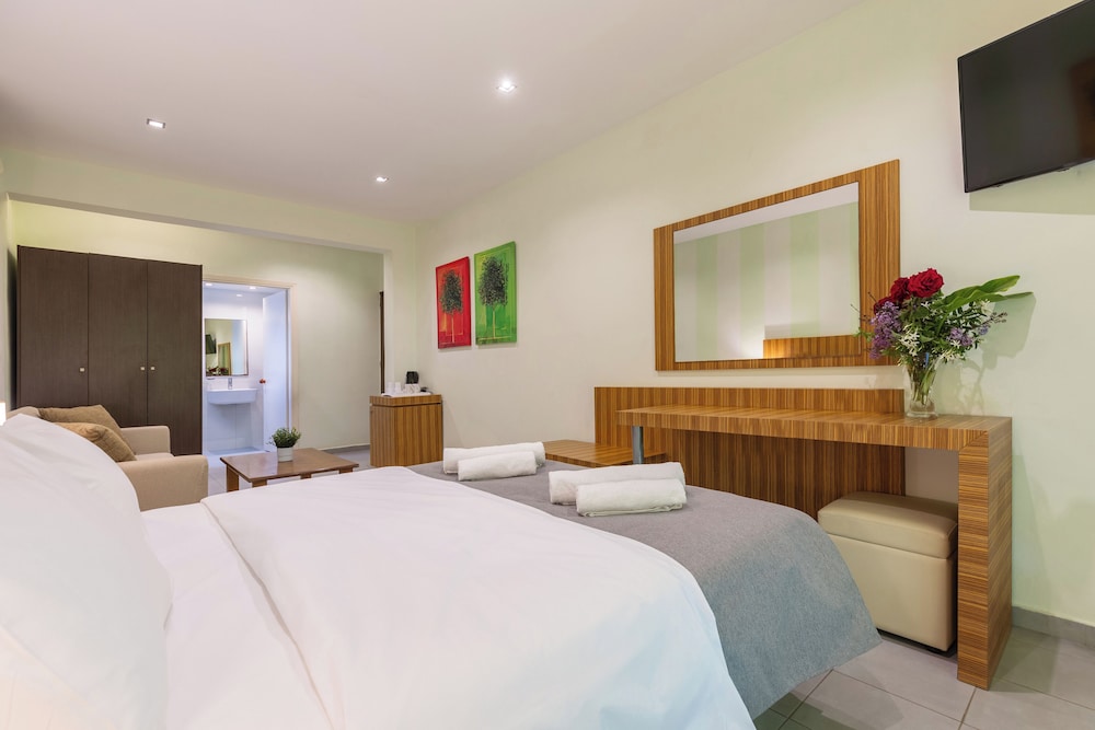 Junior Suite with Garden View - Photo 8