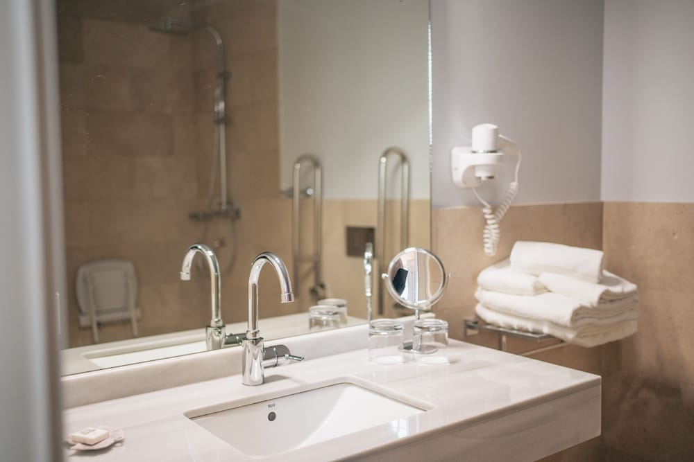Deluxe Studio Suite - Photo 37