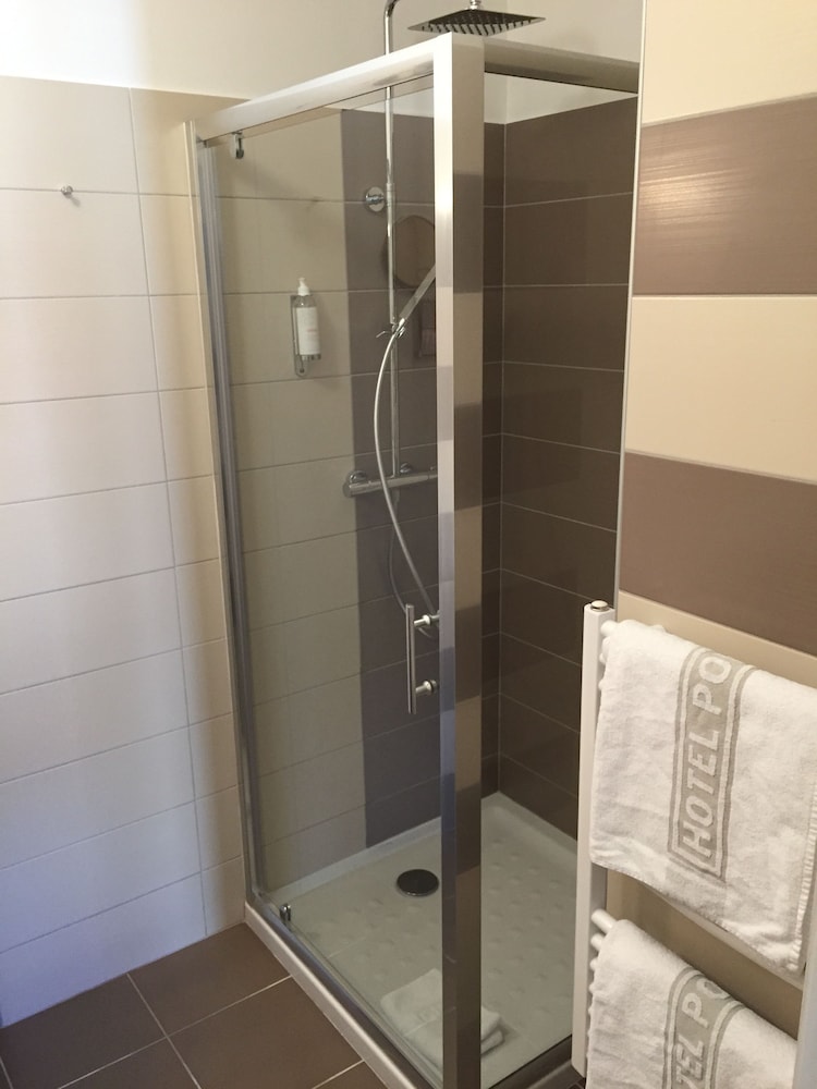 Superior Twin Room, Private Bathroom - Photo 4