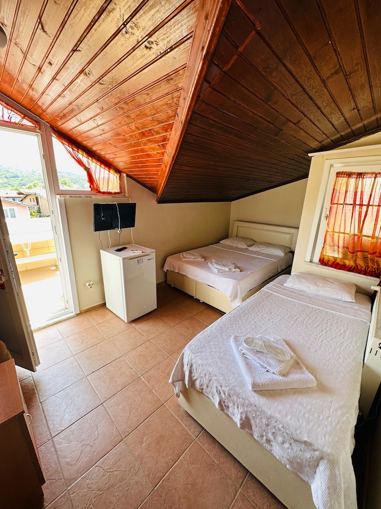 Triple Room, Balcony photo 1