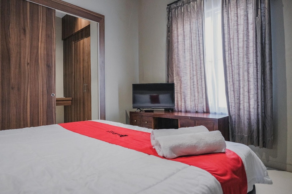 Double Room (Reddoorz) photo 3